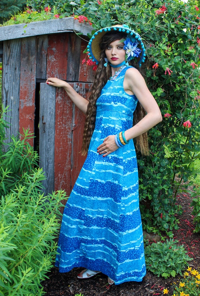 True 2024 vintage 1960's dress